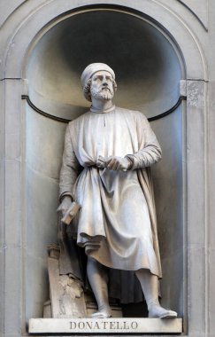 Donatello, Uffizi Colonnade nişler heykeli. 19. yüzyılın ilk yarısında onlar ünlü kişilerin Floransa, İtalya için 28 heykelleri tarafından işgal edildi