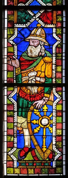 聖コンスタンティンは サンタ クローチェ 聖十字架大聖堂 のステンド グラスの窓 フィレンツェで有名なフランシスコ会教会 — ストック写真