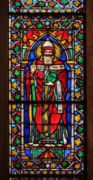 カトリックの聖人 ステンド グラスの窓バシリカ サンタ クローチェ 聖十字架大聖堂 イタリア フィレンツェの有名なフランシスコ会教会 — ストック写真