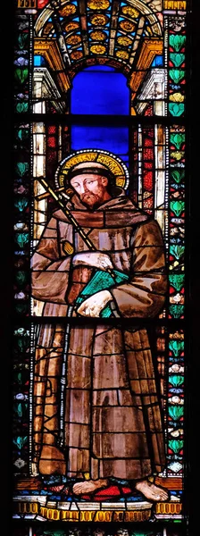 Saint francis, Kirchenfenster in der Basilica di santa croce (Basilika des Heiligen Kreuzes) - berühmte franziskanische Kirche in Florenz, Italien — Stockfoto