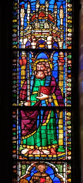 聖ポール バシリカ サンタ クローチェ 聖十字架大聖堂 ステンド グラスの窓 フィレンツェで有名なフランシスコ会教会 — ストック写真