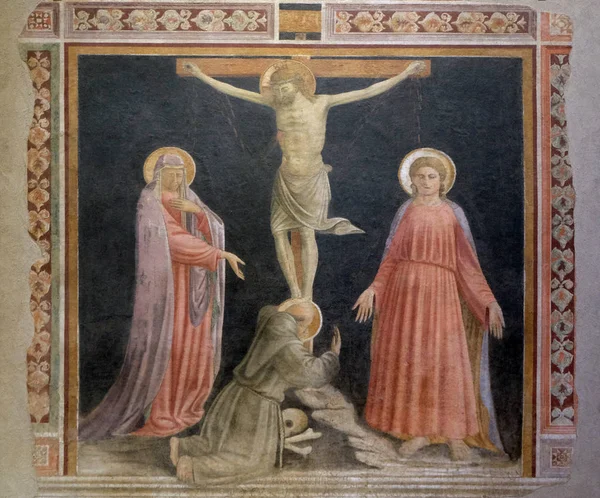 与圣母 圣弗朗西斯和福音传教士圣约翰一起被钉十字架 由安德里亚 朱斯托在意大利佛罗伦萨的圣十字大教堂 圣十字大教堂 — 图库照片