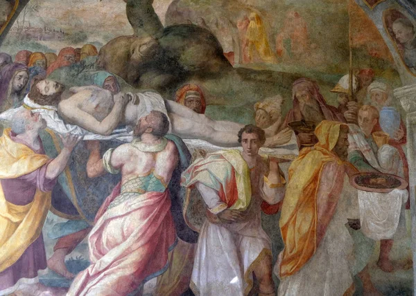 在意大利佛罗伦萨圣玛丽亚新贝拉首席多米尼加教堂的回廊里 Alessandro Allori Butterori 的壁画运送基督的身体 — 图库照片