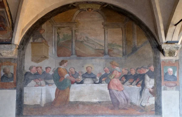 在孟萨圣多米尼克由天使喂养 壁画由桑蒂 迪蒂托在圣玛丽亚新信多米尼加教堂修道院在佛罗伦萨 意大利 — 图库照片