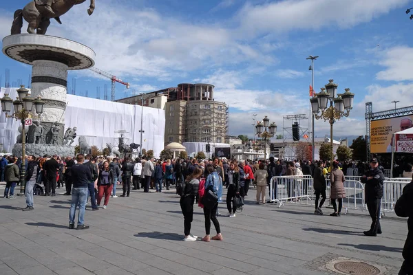 Gläubige Versammeln Sich Mai 2019 Auf Dem Hauptplatz Von Skopje — Stockfoto