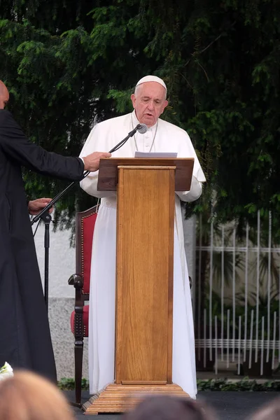 Encuentro Del Papa Francisco Con Los Jóvenes Frente Catedral Skopje — Foto de Stock