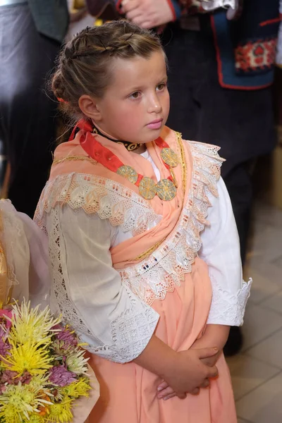 Girl Dressed Traditional Regional Folk Costumes Church Mass Thanksgiving Day — Stock Photo, Image