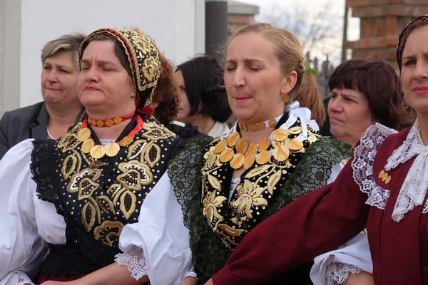 Les Gens Chantent Dansent Après Messe Thanksgiving Stitar Croatie — Photo