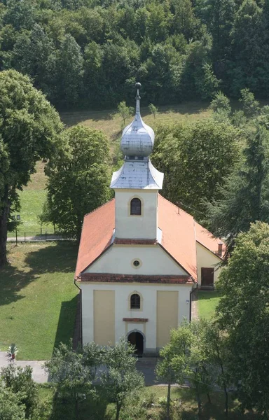 Farní Kostel Svaté Trojice Barilovicki Cerovac Chorvatsko — Stock fotografie