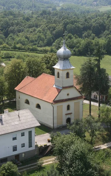 Kościół Parafialny Świętej Trójcy Barilovicki Cerovac Chorwacja — Zdjęcie stockowe