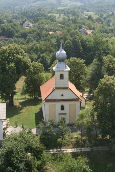 Barilovicki Cerovac, Hırvatistan'daki Holy Trinity kilisesi