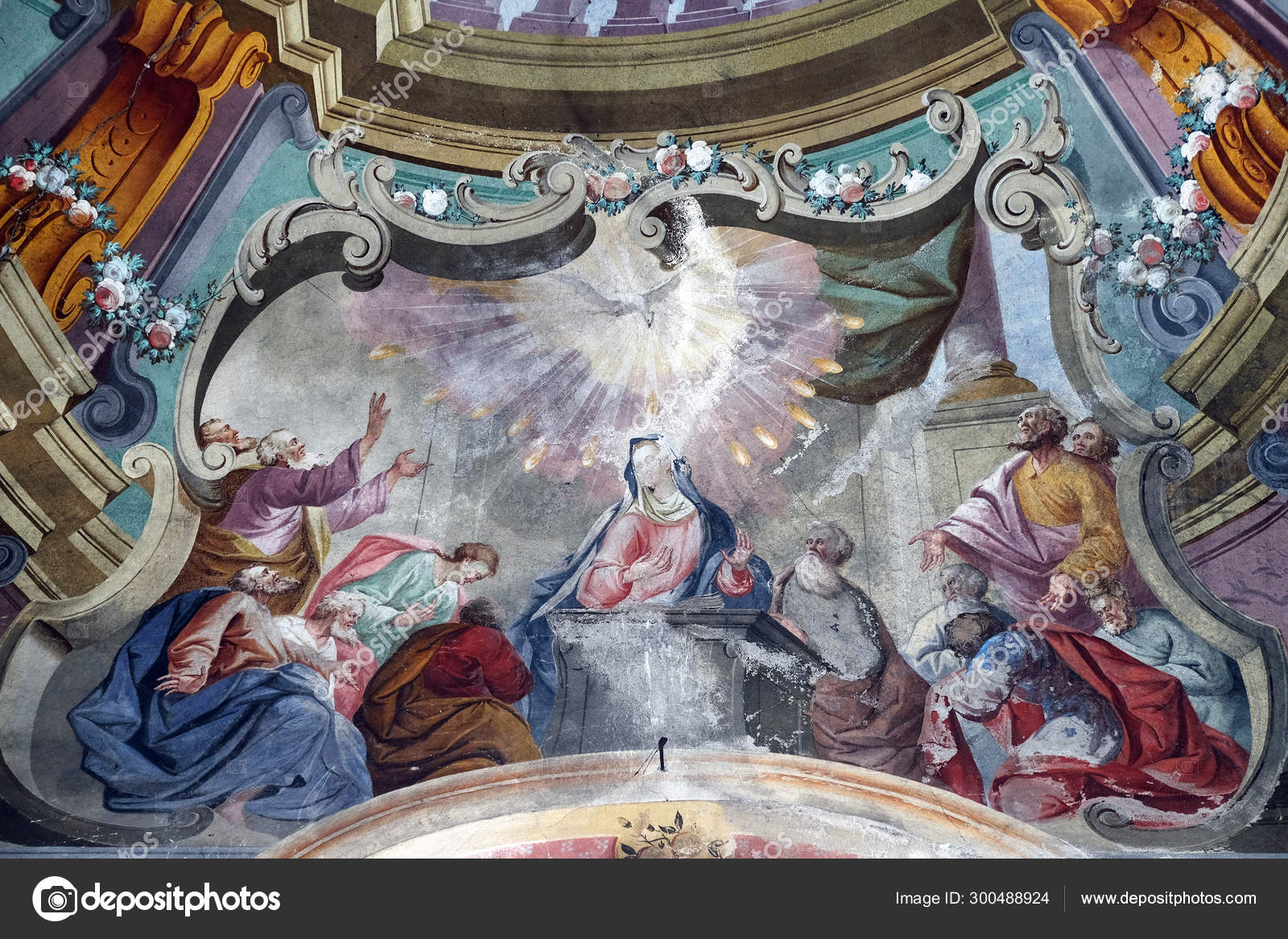 圣灵的后裔克罗地亚萨格勒布浸信会圣约翰教堂天花板上的壁画 图库社论照片 C Zatletic
