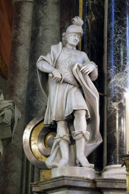 Zagreb' deki Saint John the Baptist kilisesinin ana sunağındaki Aziz Martin heykeli, Hırvatistan