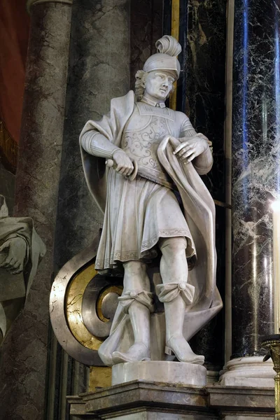 Estatua San Martín Altar Mayor Iglesia San Juan Bautista Zagreb —  Fotos de Stock