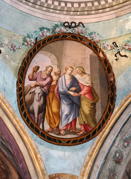 参观圣母玛利亚 克罗地亚萨格勒布浸信会教堂天花板上的壁画 — 图库照片