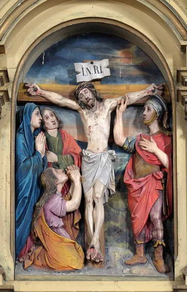 十字架の第12駅 イエスは十字架上で死ぬ ザグレブのバプテスマ教会聖ヨハネ クロアチア — ストック写真