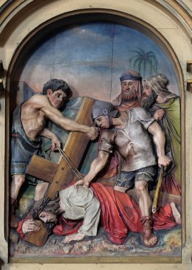 9. Haç İstasyonları, İsa üçüncü kez düşüyor, Zagreb'de Vaftizci Aziz Yahya kilisesi, Hırvatistan