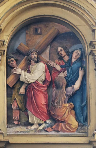十字架第四站 耶稣遇见他的母亲 圣约翰浸信会教堂在萨格勒布 克罗地亚 — 图库照片