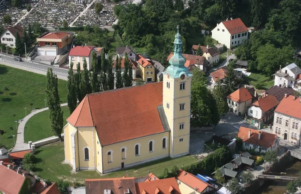克罗地亚萨莫博圣阿纳斯塔西亚教区教堂 — 图库照片