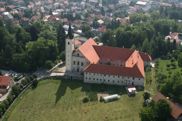 크로아티아 사모보르에 성모마리아와 프란세칸 수도원의 — 스톡 사진