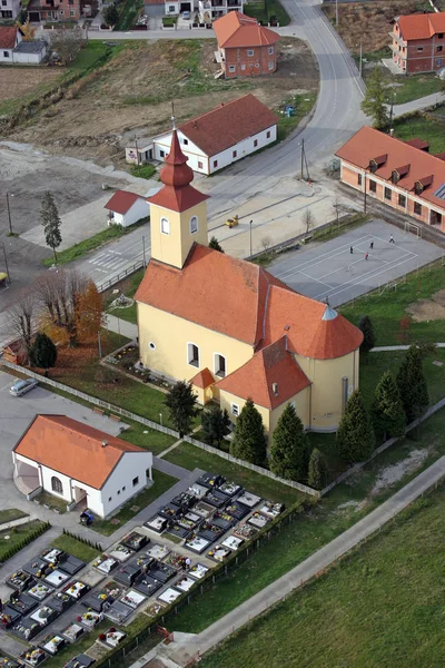 Ενοριακός Ναός Κοιμήσεως Της Θεοτόκου Στο Savski Nart Κροατία — Φωτογραφία Αρχείου