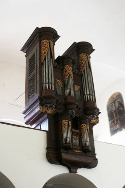 Samobor, Hırvatistan'da Meryem Ana Varsayımı Kilisesi'nde Organ