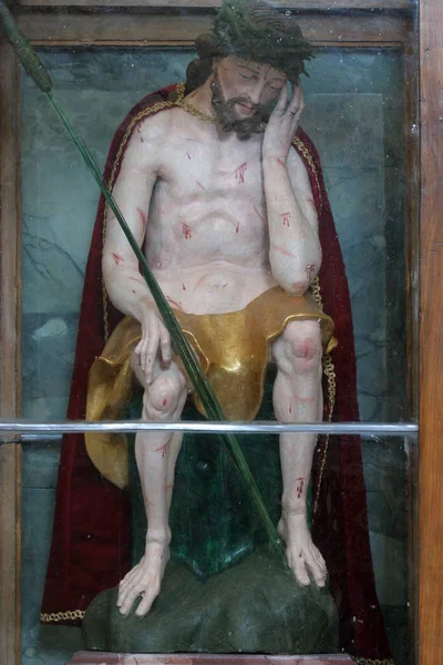 Ferito Gesù Statua Sull Altare Della Santa Croce Nella Chiesa — Foto Stock