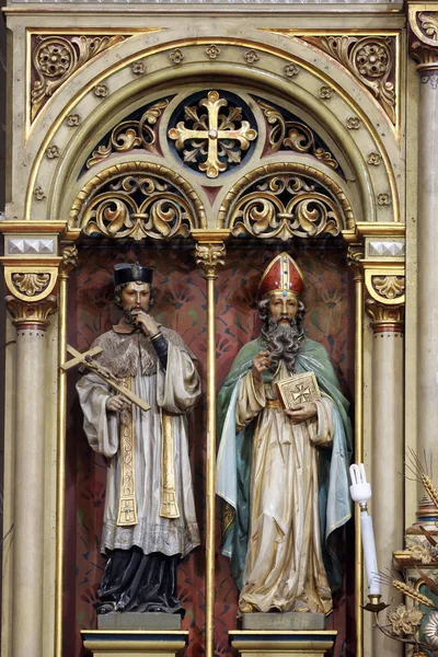 Heiliger John Von Nepomuk Und Heiliger Cyril Hauptaltar Der Kirche — Stockfoto
