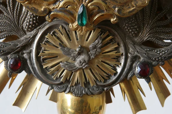 Kutsal Ruh Kuşu Monstrance Detayı Ivanic Grad Aziz Peter Kilisesi — Stok fotoğraf