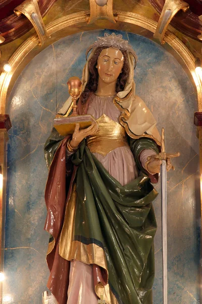 克罗地亚鲁德圣芭芭拉教堂主祭坛上的圣芭芭拉雕像 — 图库照片