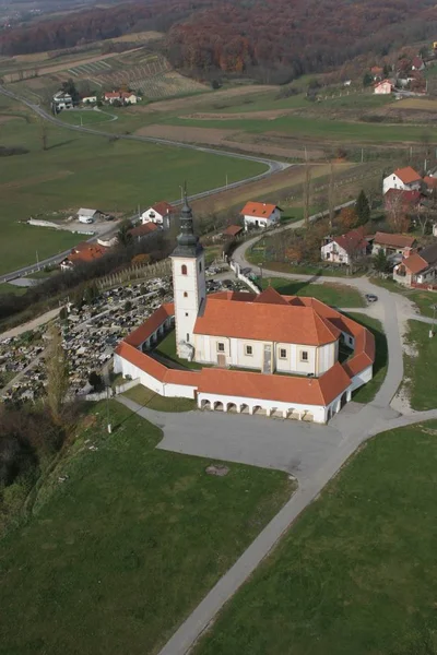 Церковь Трех Царств Комине Хорватия — стоковое фото