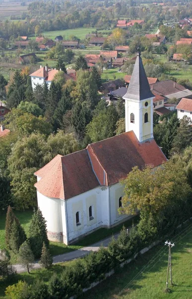 Posavski Bregi, Hırvatistan'daki Saint Maximilian Kilisesi