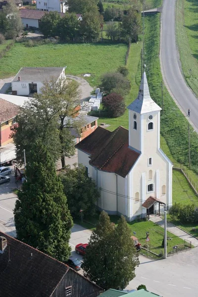 Szent Miklós Plébániatemplom Lijevi Dubrovcak Horvátország — Stock Fotó