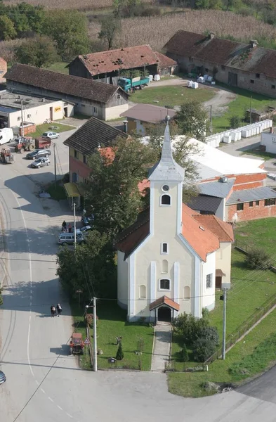 Lijevi Dubrovcak,Hırvatistan'daki Aziz Nikolaos Kilisesi