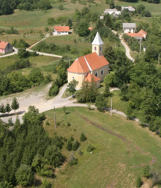 克罗地亚巴里洛维茨基莱斯科瓦茨的卢尔德圣母教堂 — 图库照片