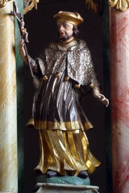 Nepomuk'un Azizjohn'u, Komin'deki Üç Kral Kilisesi'ndeki ana sunak üzerindeki heykel, Hırvatistan