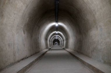 Tünel Gric Eski şehir, turistik altında bir Ww2 olduğunu. Zagreb, Hırvatistan'da yenilenmiş ve yürüyüş ve sergilere açık