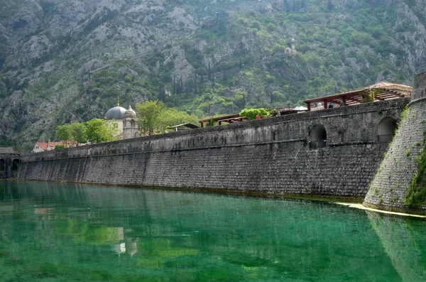 Stare Mury Obronne Kotorze Czarnogóra Wpisane Listę Światowego Dziedzictwa Unesco — Zdjęcie stockowe