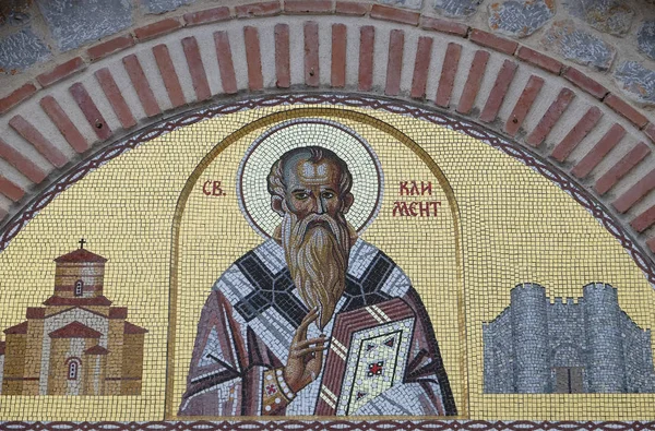 圣克莱门特 马赛克在马其顿奥赫里德的圣克莱门特和圣潘特莱蒙教堂的入口处 — 图库照片