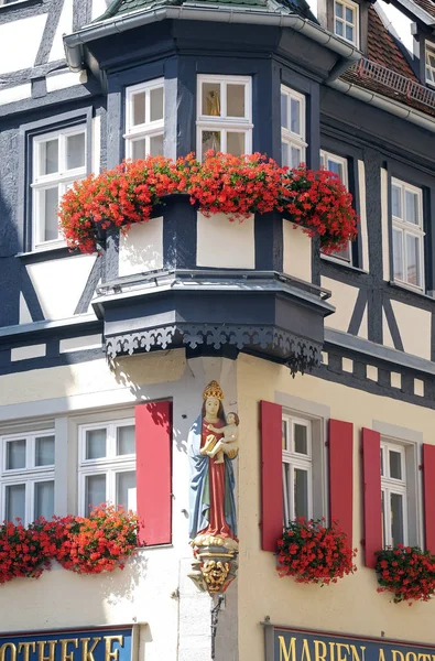 Vergine Col Bambino Statua Sulla Facciata Della Casa Rothenburg Der — Foto Stock