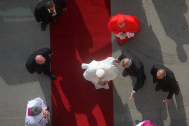 Papa Benedict Zagreb Katedraline Girdi