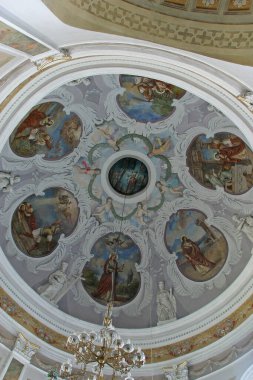 Hırvatistan 'ın Brdovec kentindeki St. Vitus Kilisesi' ndeki Aziz Barbara Şapeli 'nde Aziz Barbara' nın yaşamından sahnelerle dolu tavan.