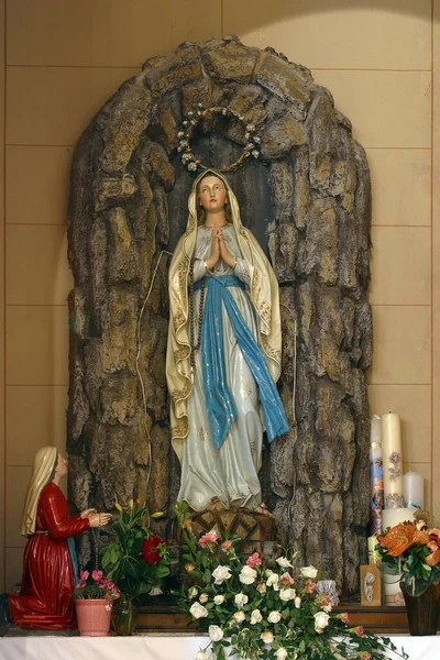 Cave Our Lady Lourdes Church Annunciation Virgin Mary Velika Gorica — Stock Photo, Image