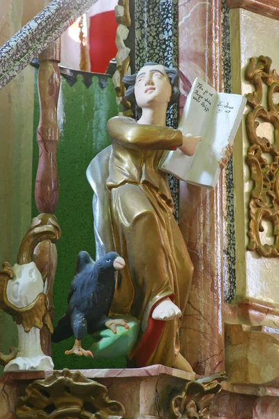 Άγαλμα Του Ευαγγελιστή Ιωάννη Στον Άμβωνα Στην Εκκλησία Της Υπαπαντής — Φωτογραφία Αρχείου