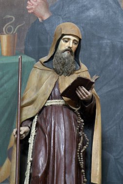 Hırvatistan 'ın Stara Ploscica kentindeki Kutsal Üç Kral Kilisesi' nde Aziz Benedict mihrabındaki Ermiş Anthony heykeli.