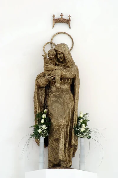 Maagd Maria Met Kindje Jezus Standbeeld Het Hoofdaltaar Parochiekerk Maagd — Stockfoto