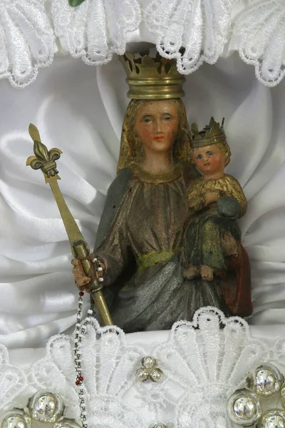 Virgen María Estatua Procesión Iglesia Parroquial San Nicolás Donja Zelina — Foto de Stock