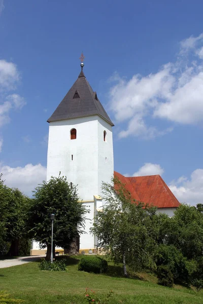 Εκκλησία Ενορίας Αγίων Πάντων Στη Μπεντένιτσα Της Κροατίας — Φωτογραφία Αρχείου
