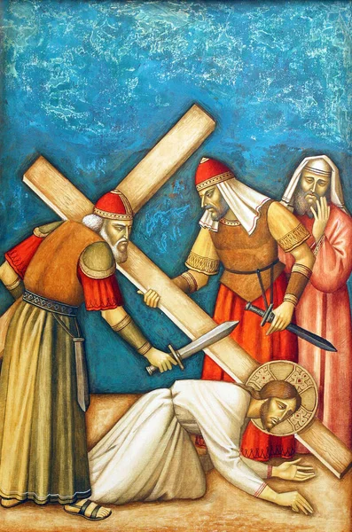 십자가의 예수가 번째로 넘어지다 크로아티아 자그레브에서 교회의 예수의 — 스톡 사진