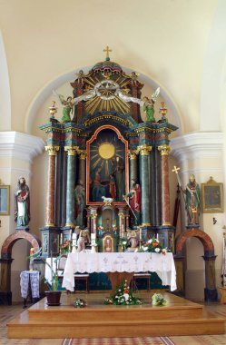 Hırvatistan 'ın Lobor kentindeki St. Anne kilisesinde yüksek sunak